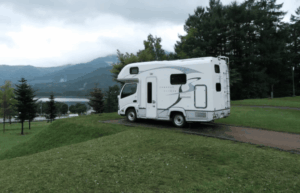 【パパ必見】ホテル以外の家族旅行！キャンピングカーは動く秘密基地